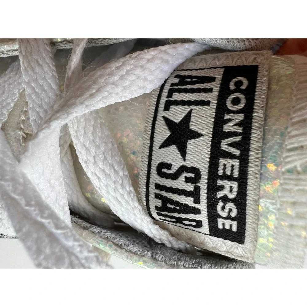 Converse eye catching